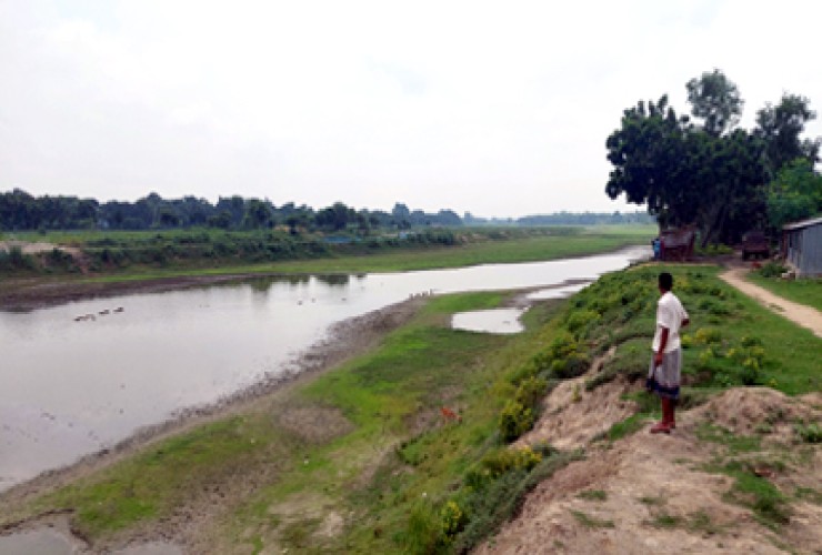 কুষ্টিয়ায় এলজিইডির ‘নদী খনন প্রকল্পে’ সর্বশান্ত জেলেরা